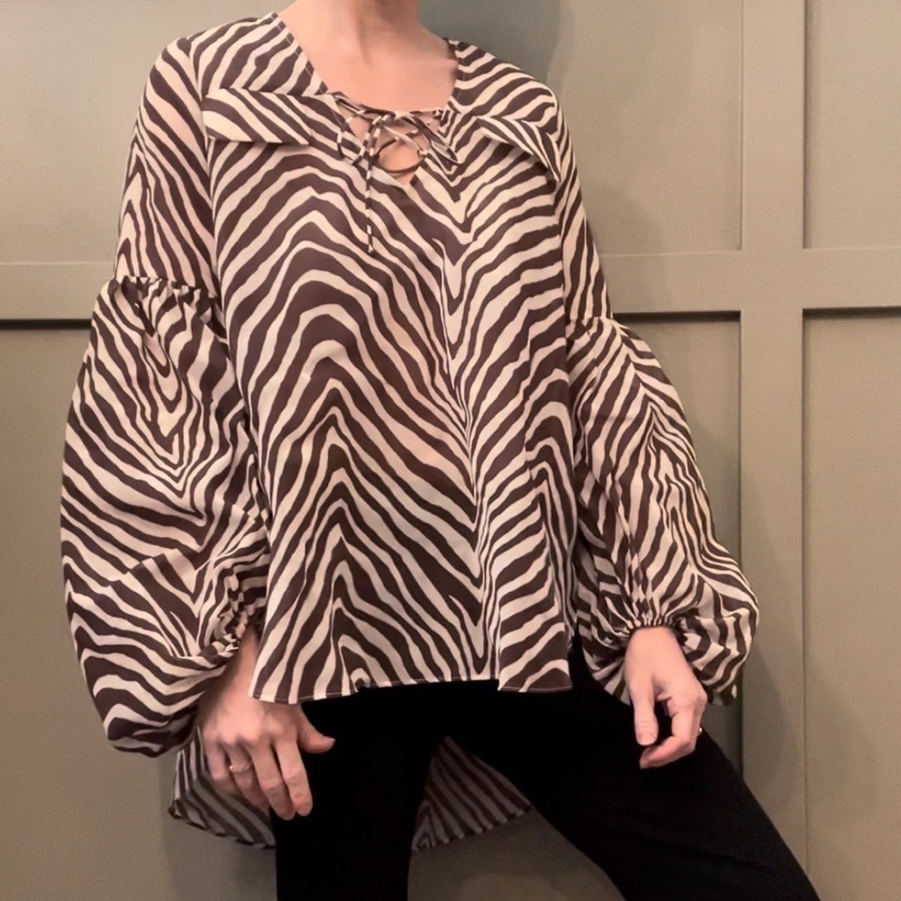 Shona Joy Zebra Stripe Blouse Lace Up Lantern Sleeve Brown Cream Size 8 New NWT